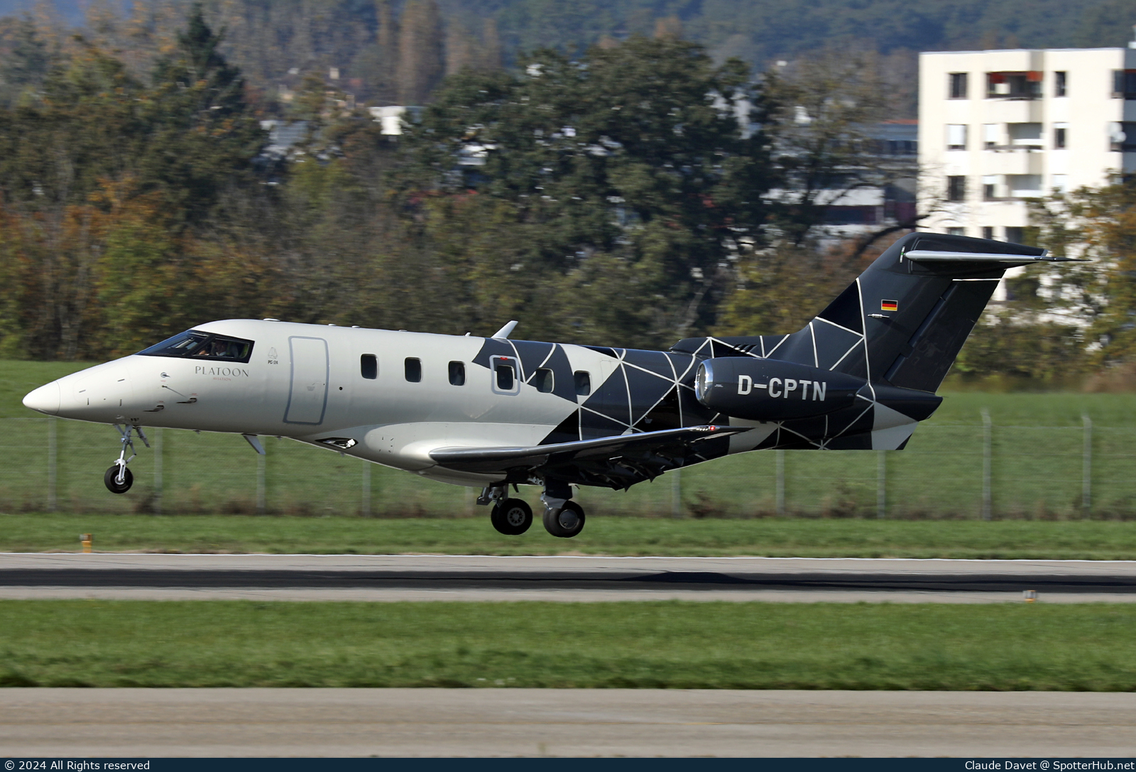 Photo of D-CPTN - Pilatus PC-24 operated by Platoon Aviation