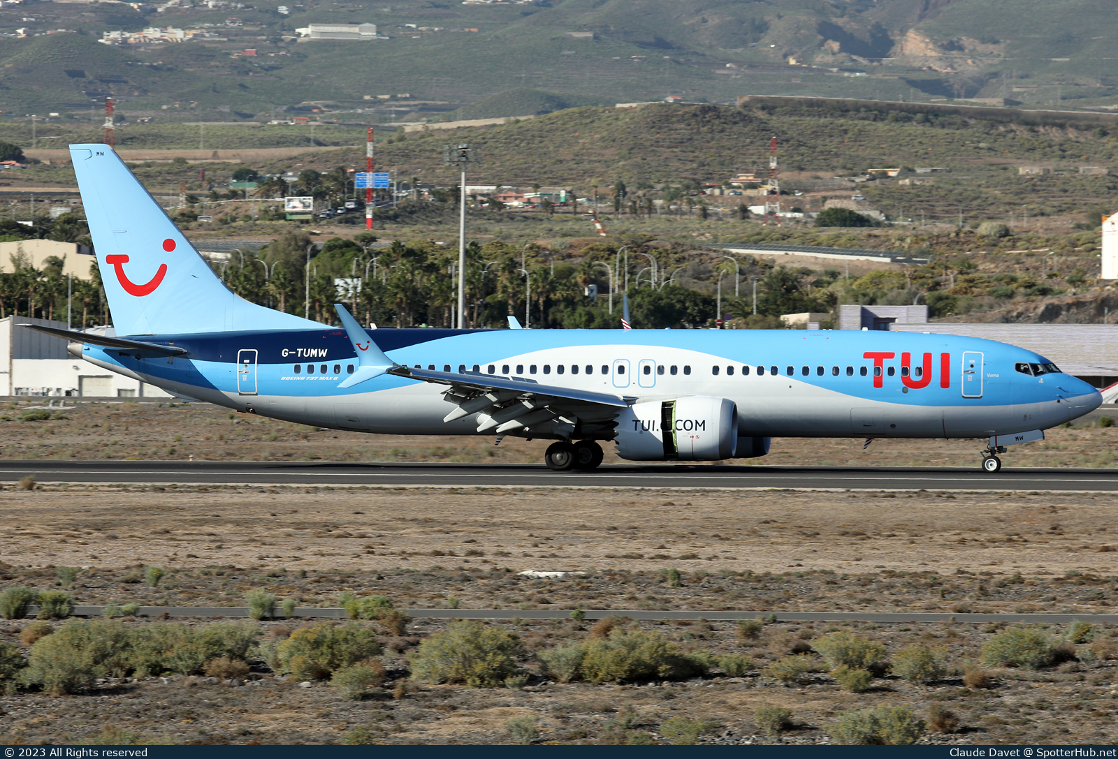 Photo of G-TUMW - Boeing 737 MAX 8 operated by TUI Airways