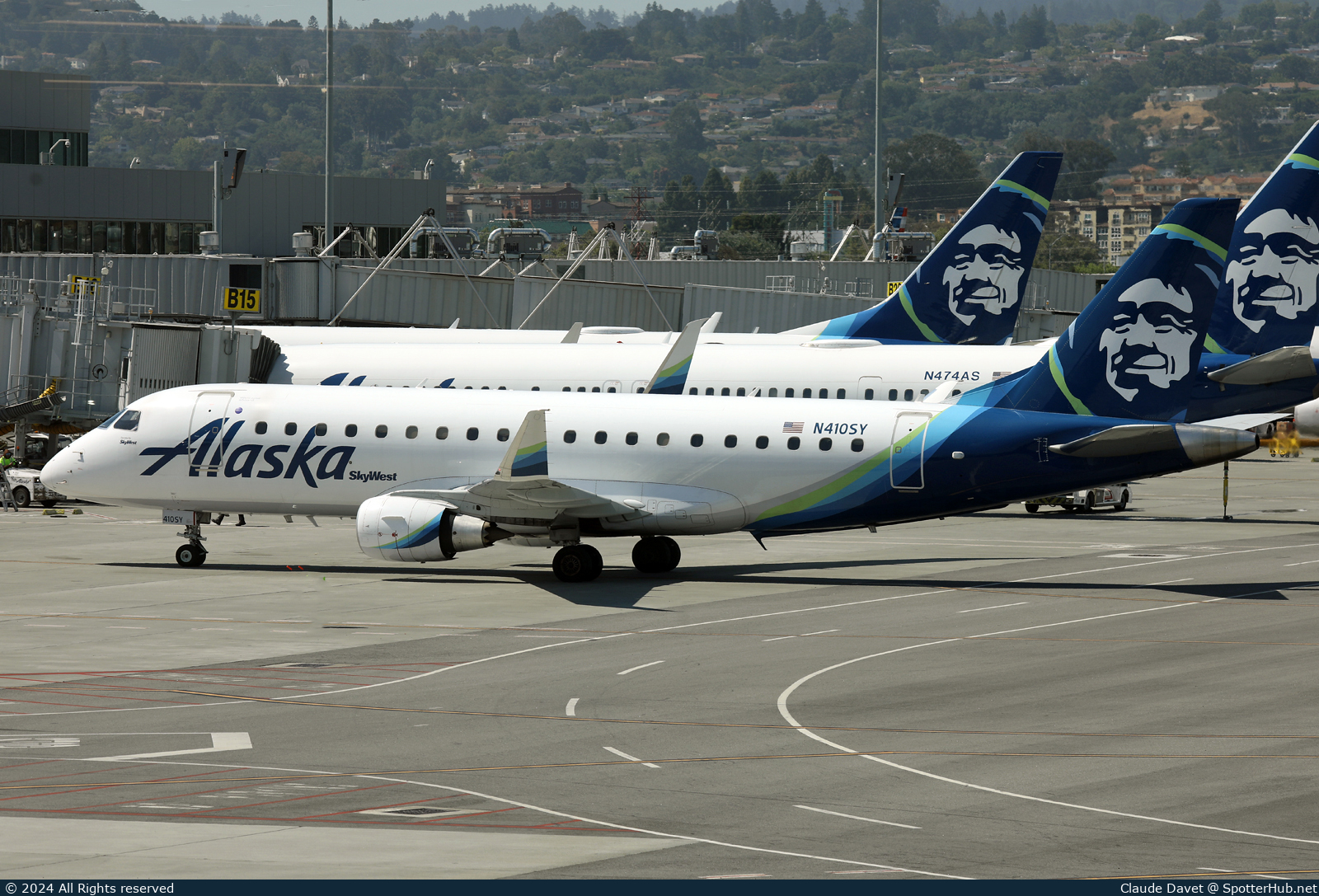 Photo of N410SY - Embraer ERJ-175LR operated by Alaska Airlines (opb Skywest Airlines)
