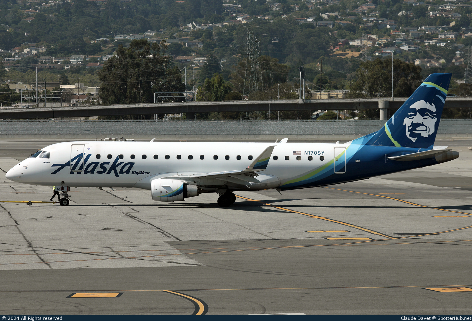 Photo of N170SY - Embraer ERJ-175LR operated by Alaska Airlines (opb Skywest Airlines)