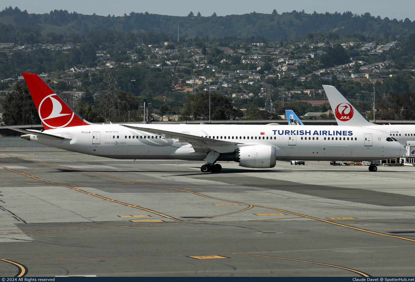 Photo of TC-LLB - Boeing 787-9 Dreamliner operated by Turkish Airlines