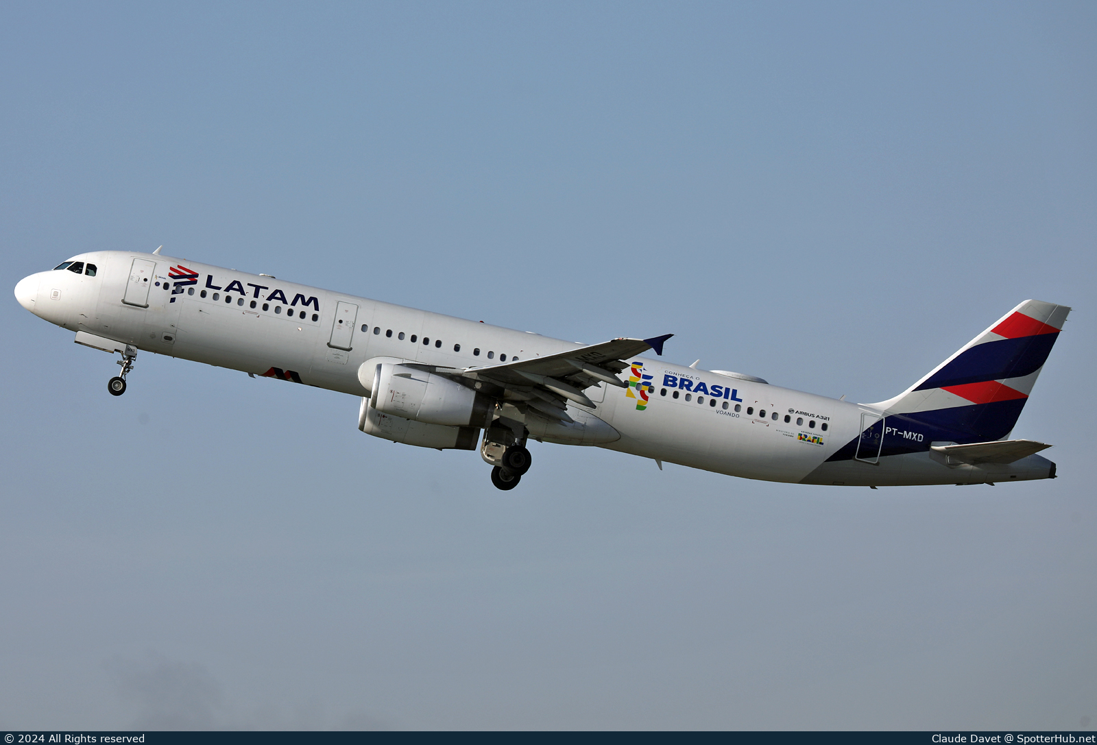 Photo of PT-MXD - Airbus A321-231 operated by LATAM Airlines Brasil