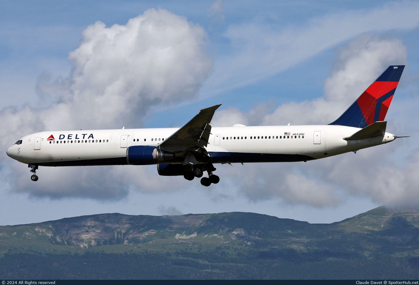 Photo of N843MH - Boeing 767-432(ER) operated by Delta Air Lines