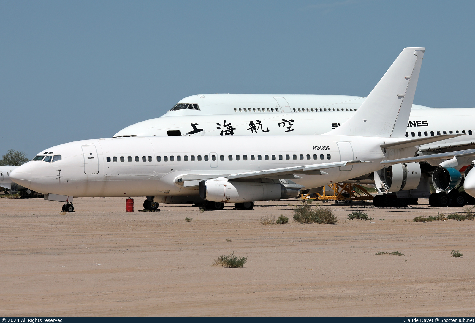 Photo of N24089 - Boeing 737-242C operated by Logistic Air
