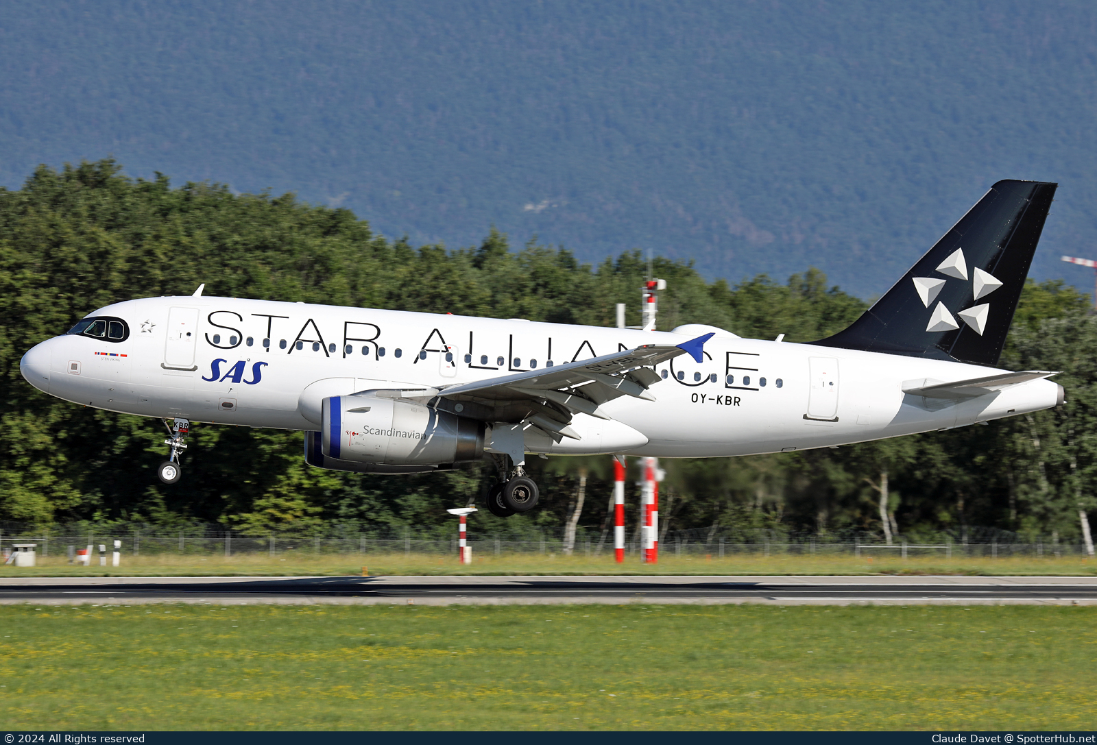 Photo of OY-KBR - Airbus A319-131 operated by SAS Scandinavian Airlines