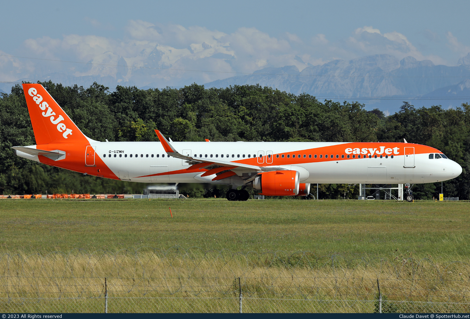 Photo of G-UZMH - Airbus A321-251NX operated by easyJet