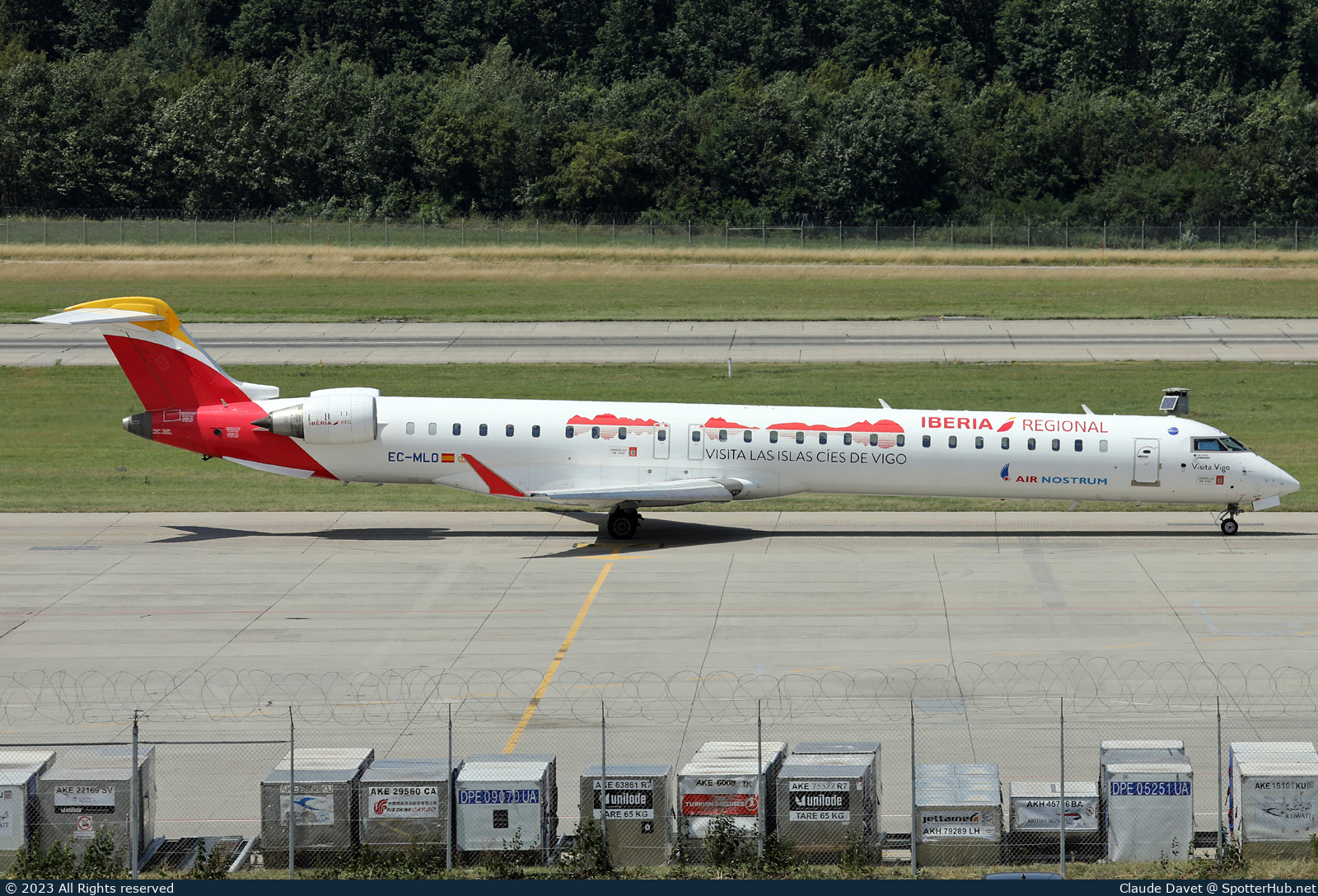 Photo of EC-MLO - Bombardier CRJ-1000 operated by Iberia Regional (opb Air Nostrum)