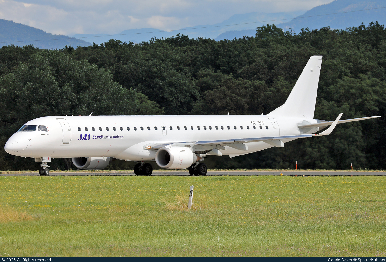 Photo of SE-RSP - Embraer ERJ-195LR operated by SAS Link