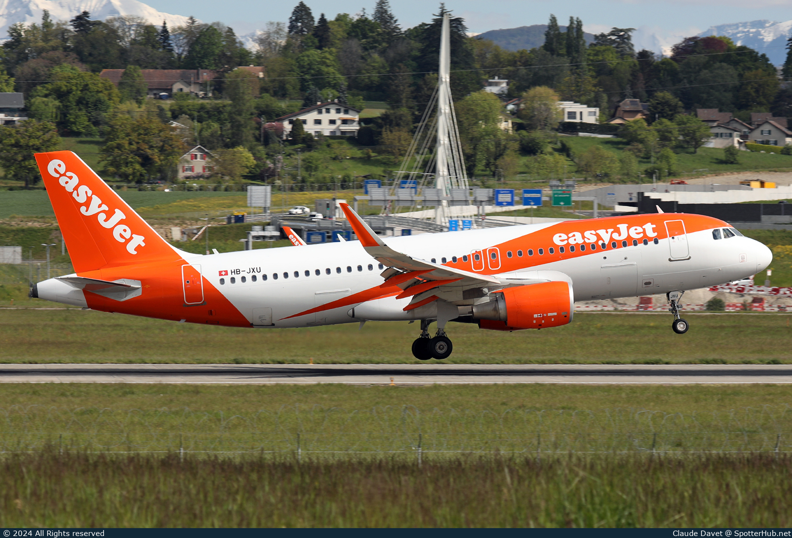 Photo of HB-JXU - Airbus A320-214 operated by easyJet Switzerland