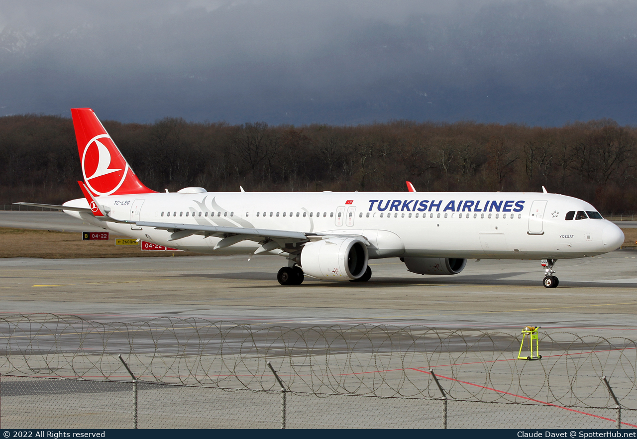 Photo of TC-LSG - Airbus A321-271NX operated by Turkish Airlines