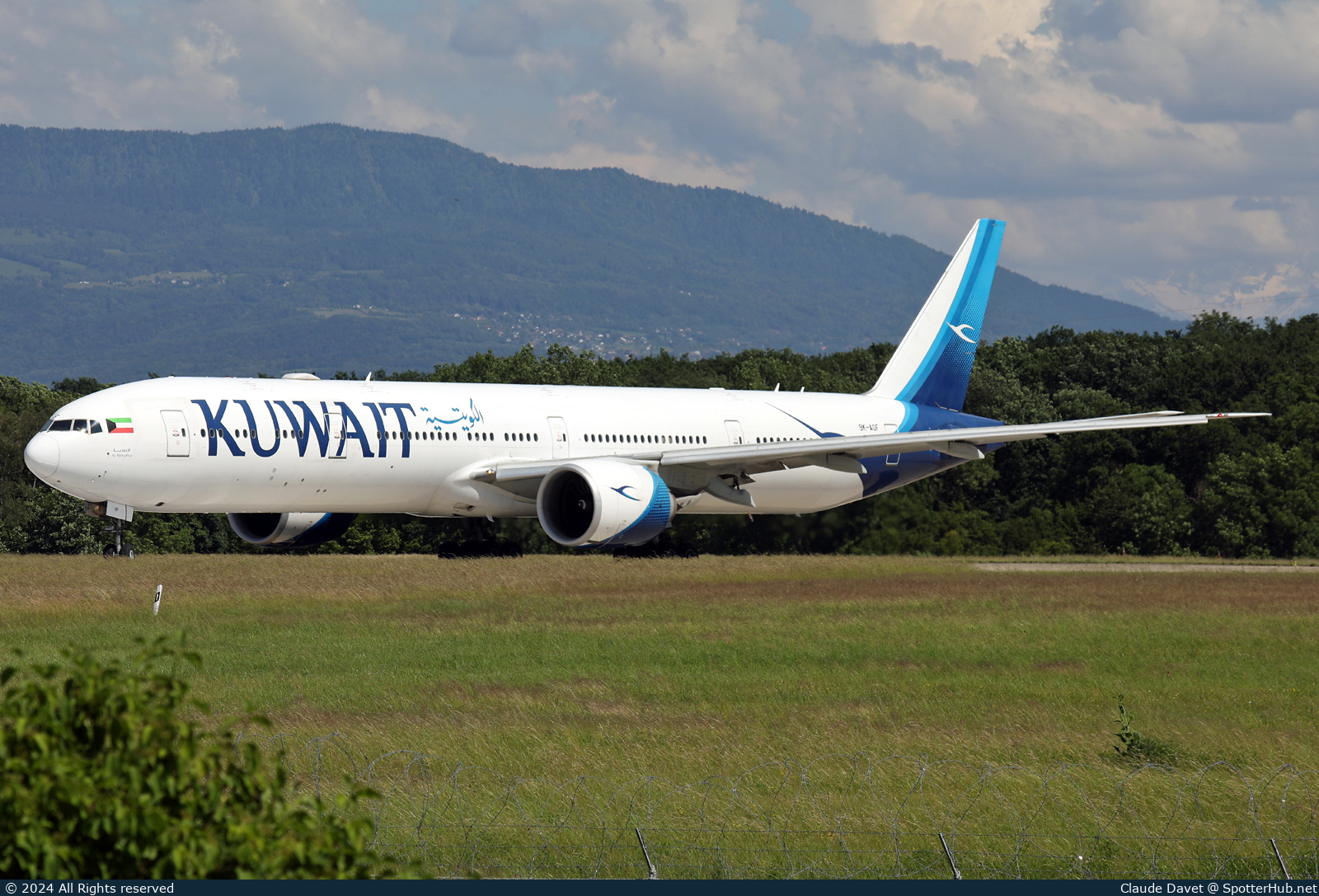 Photo of 9K-AOF - Boeing 777-369(ER) operated by Kuwait Airways