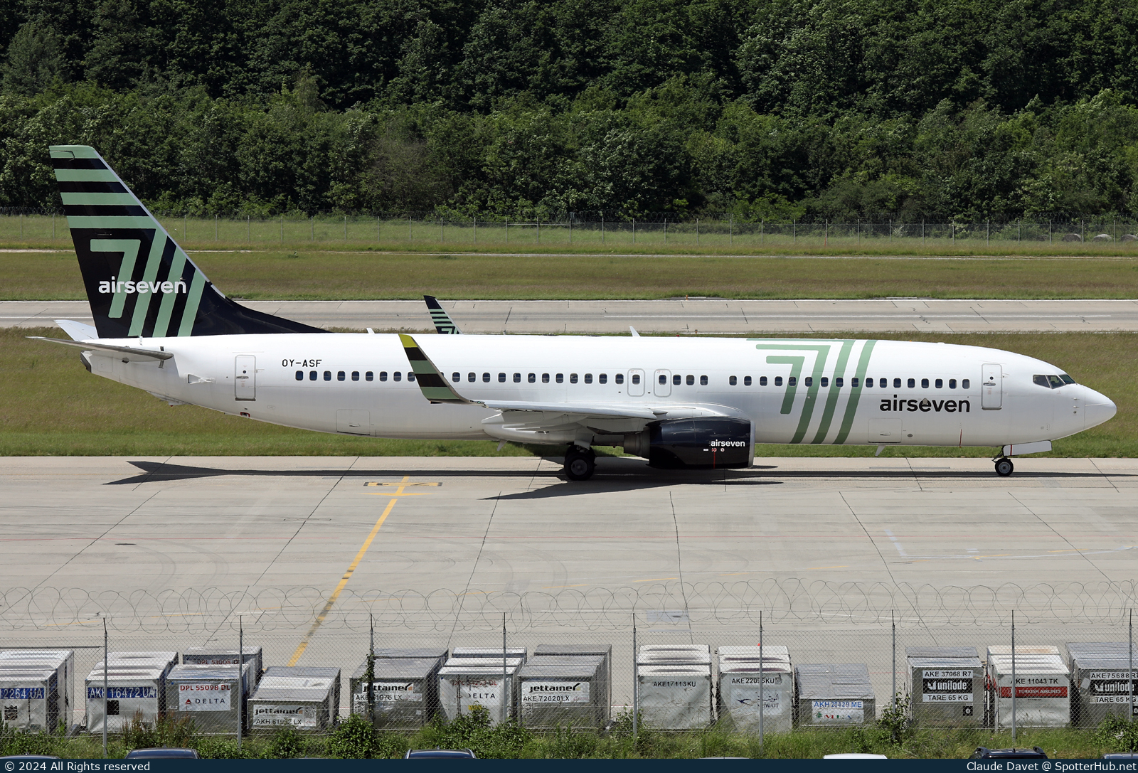 Photo of OY-ASF - Boeing 737-8GJ operated by Airseven (opb Copenhagen Airtaxi)
