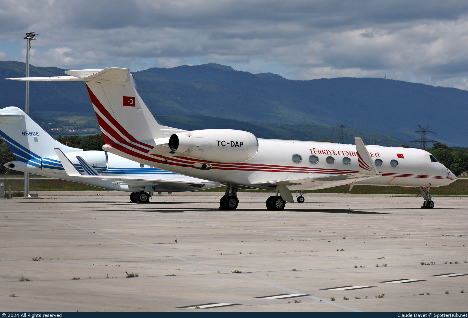 Photo of TC-DAP - Gulfstream GV-SP (G550) operated by Turkish Air Force