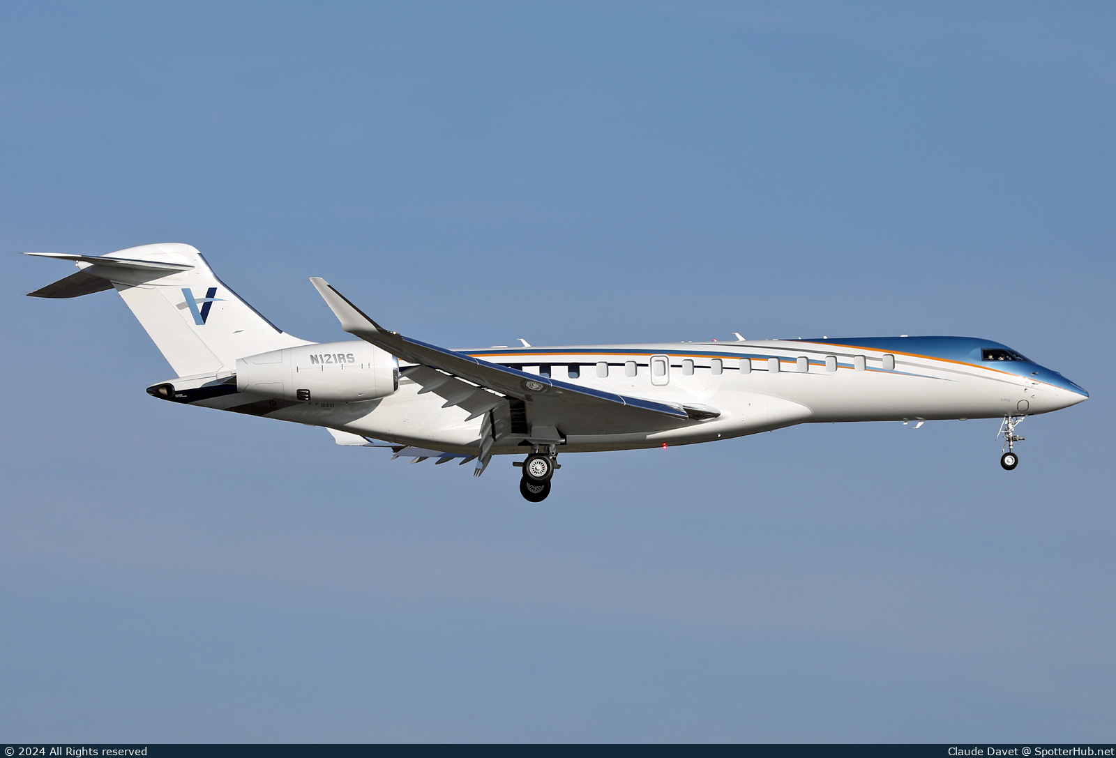 Photo of N121RS - Bombardier Global 7500 operated by Solairus Aviation
