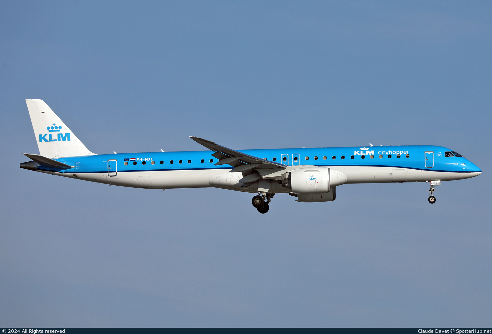 Photo of PH-NXE - Embraer ERJ-195-E2 operated by KLM Cityhopper