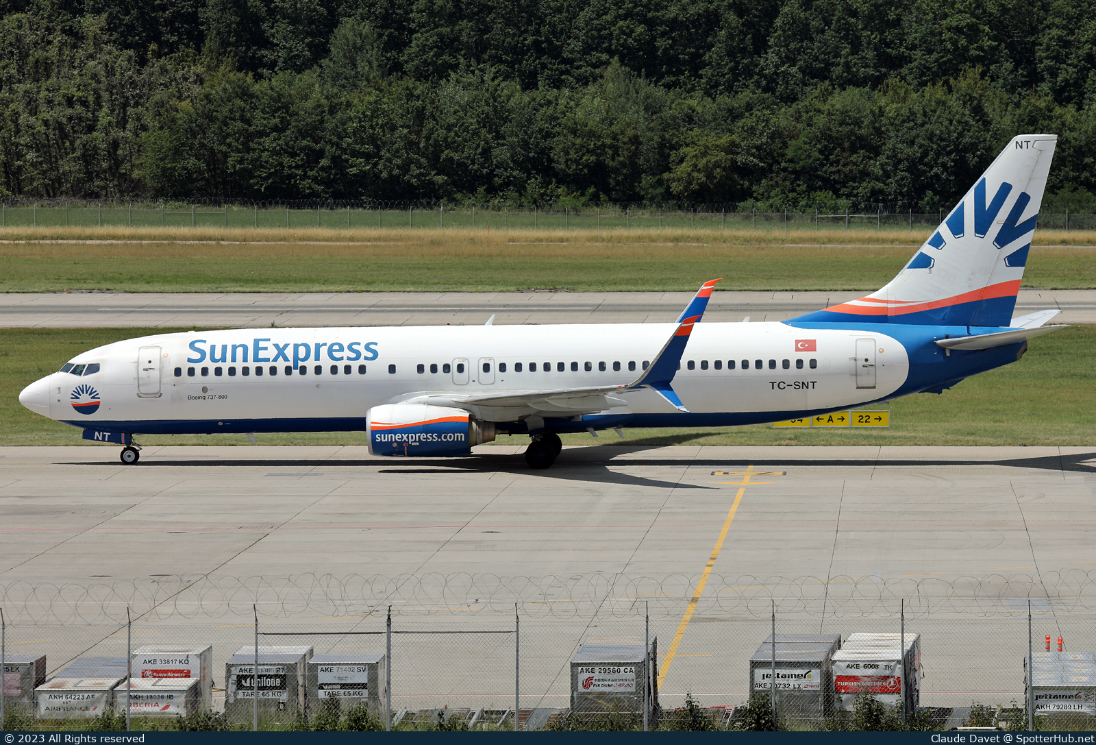 Photo of TC-SNT - Boeing 737-8HC operated by SunExpress