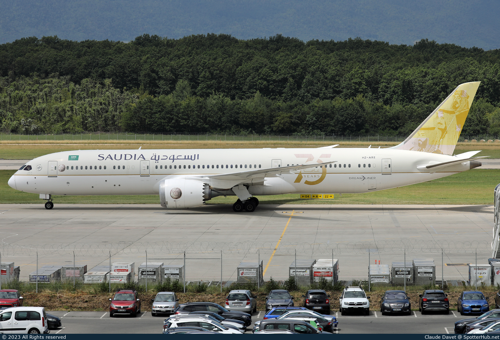Photo of HZ-ARE - Boeing 787-9 Dreamliner operated by Saudia
