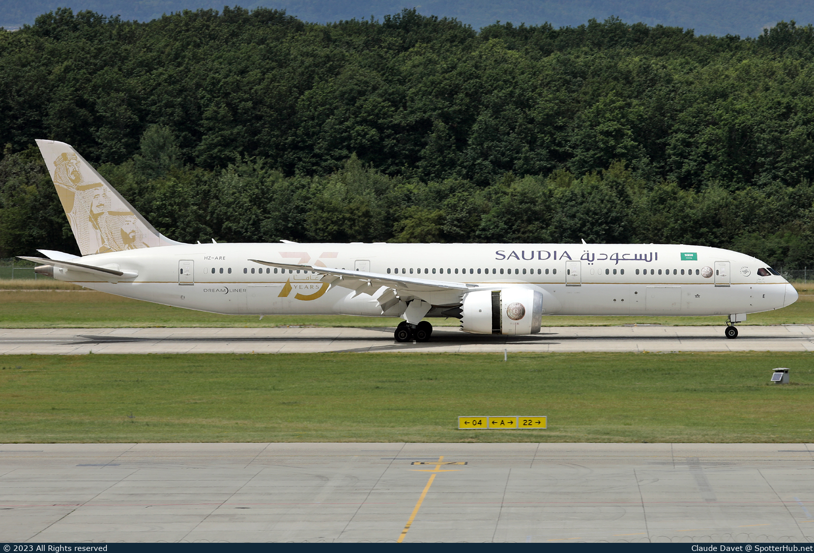 Photo of HZ-ARE - Boeing 787-9 Dreamliner operated by Saudia