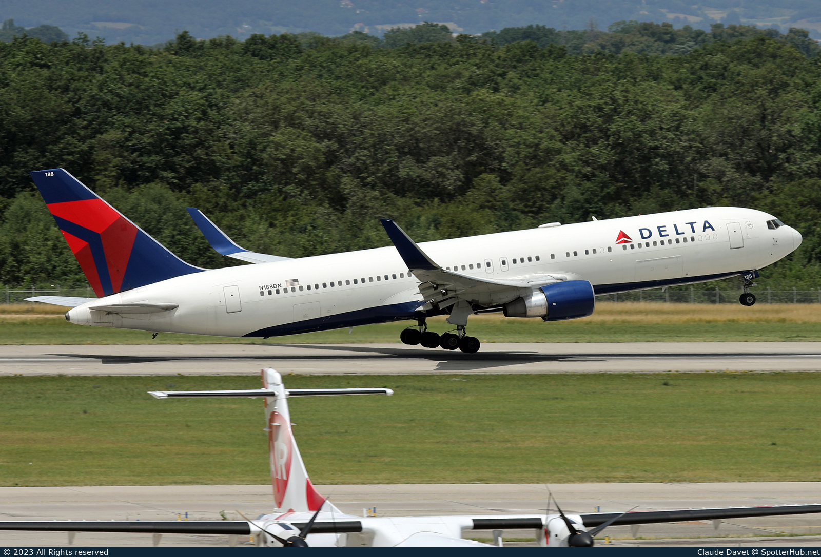 Photo of N188DN - Boeing 767-332(ER) operated by Delta Air Lines