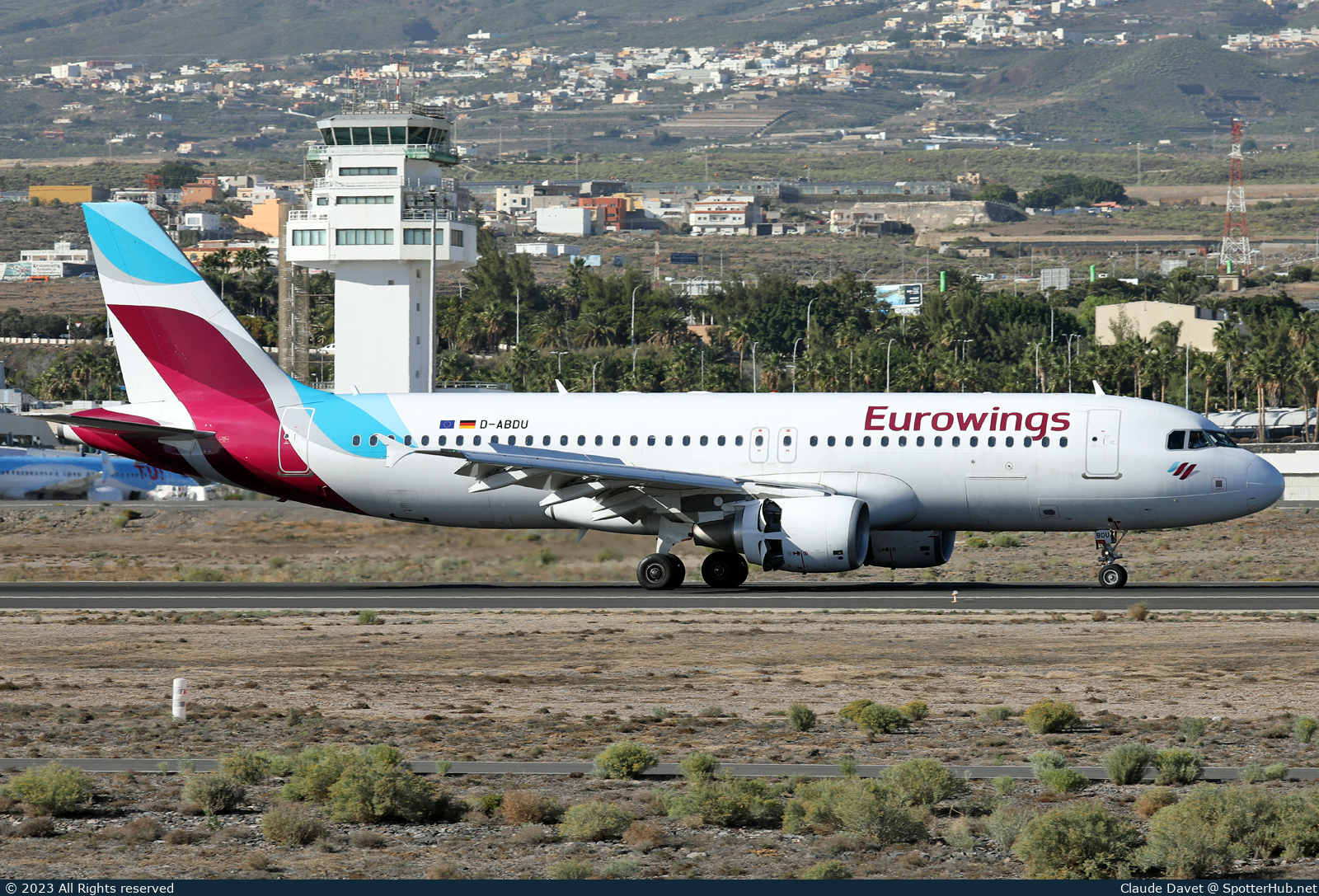 Photo of D-ABDU - Airbus A320-214 operated by Eurowings