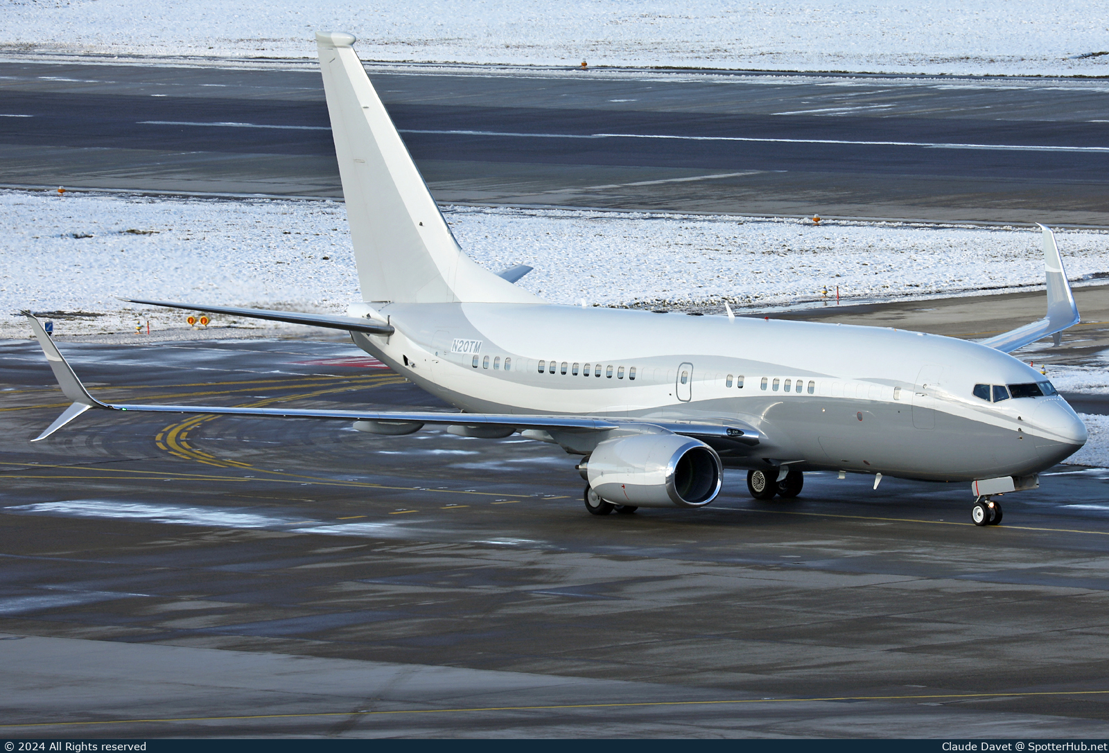 Photo of N20TM - Boeing 737-7JY(BBJ) operated by First Virtual Group