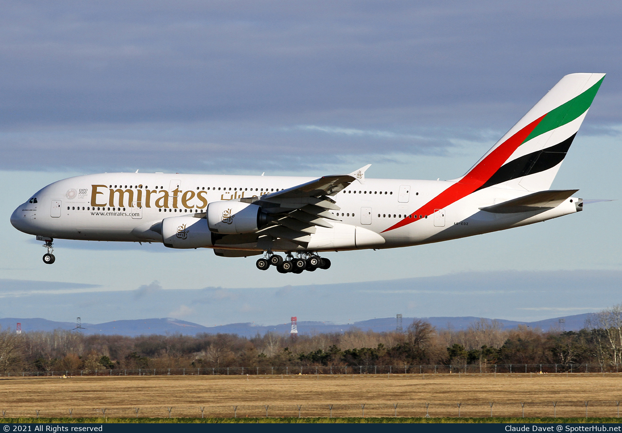 Photo of A6-EOZ - Airbus A380-861 operated by Emirates