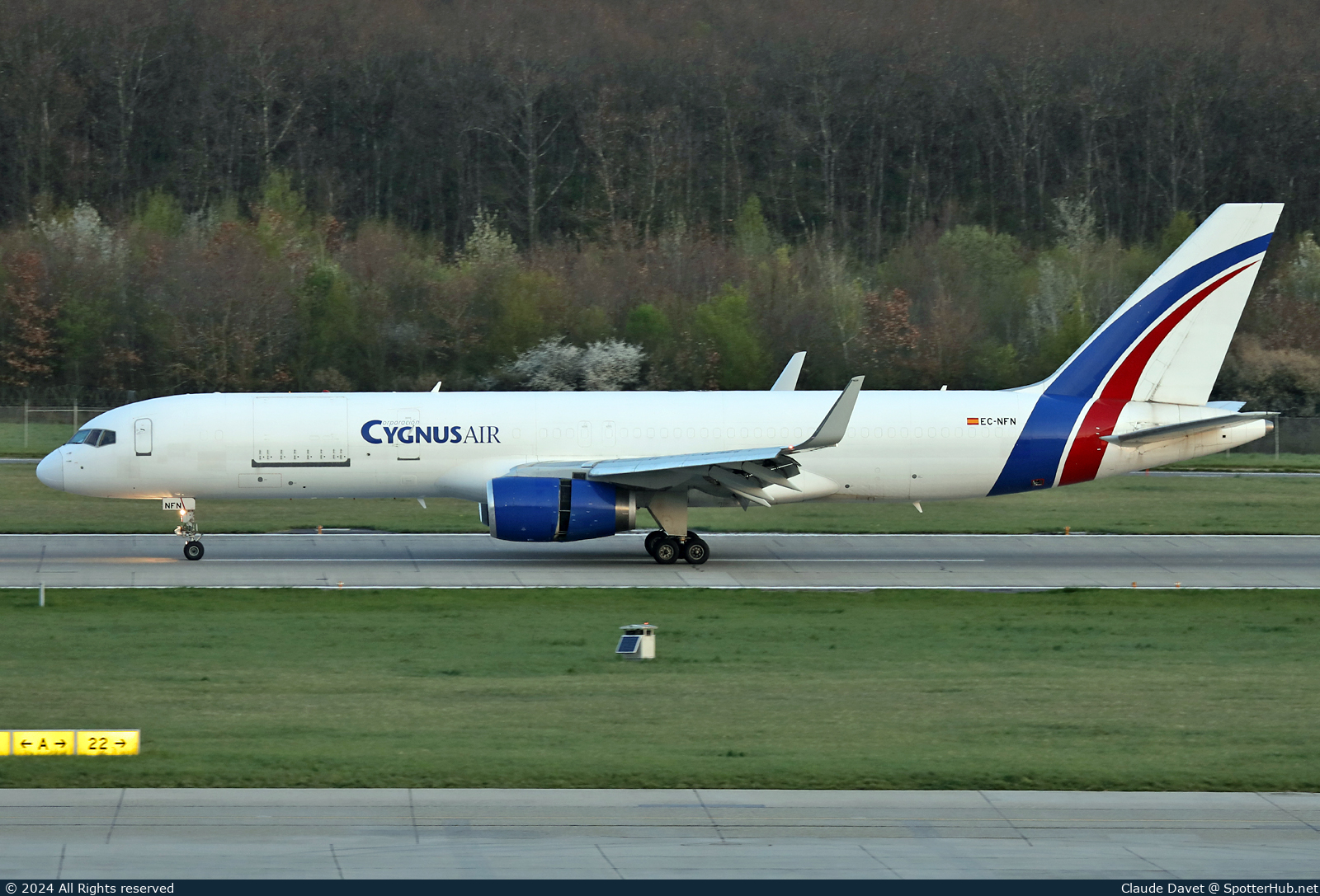 Photo of EC-NFN - Boeing 757-223(PCF) operated by Cygnus Air