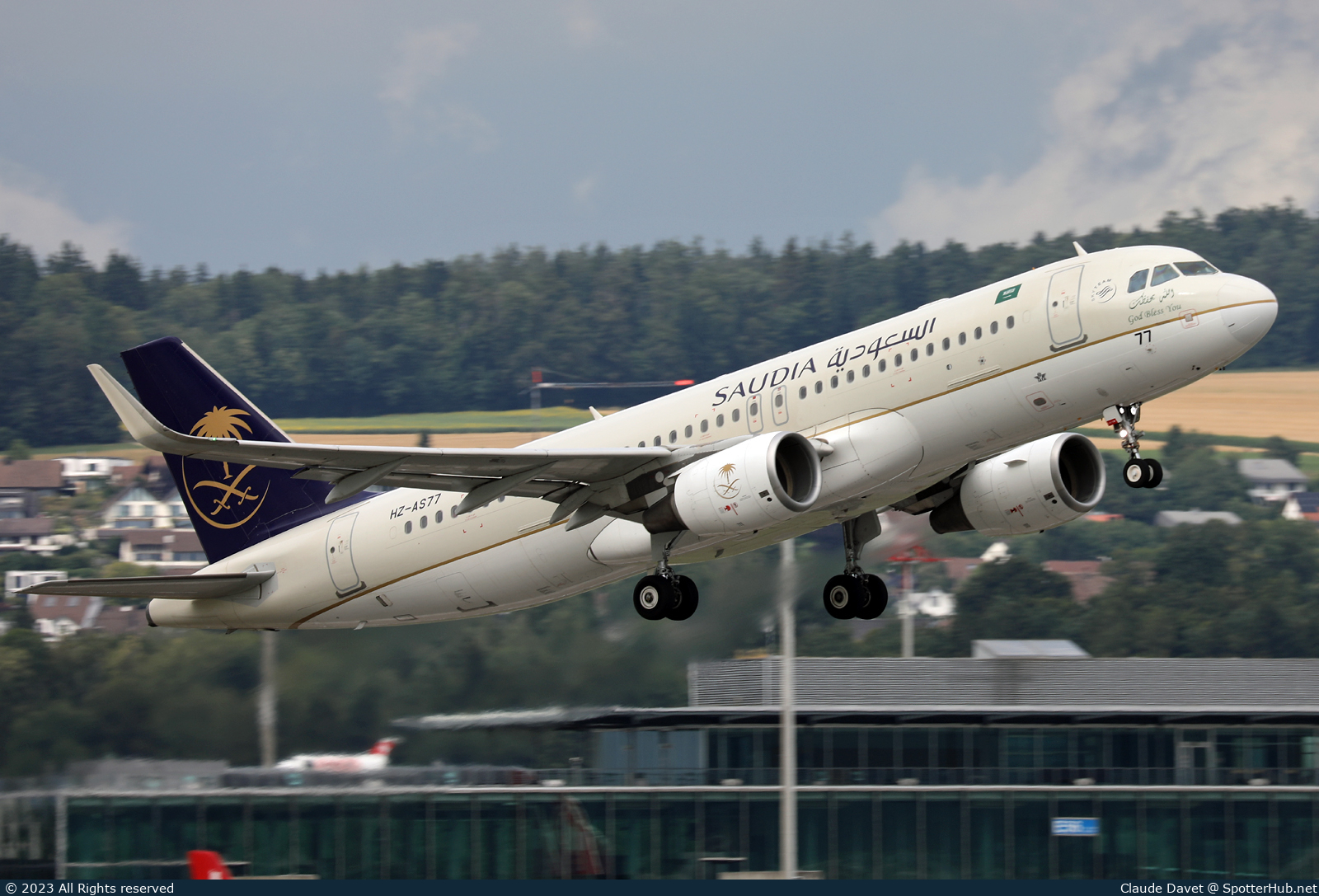 Photo of HZ-AS77 - Airbus A320-214 operated by Saudia