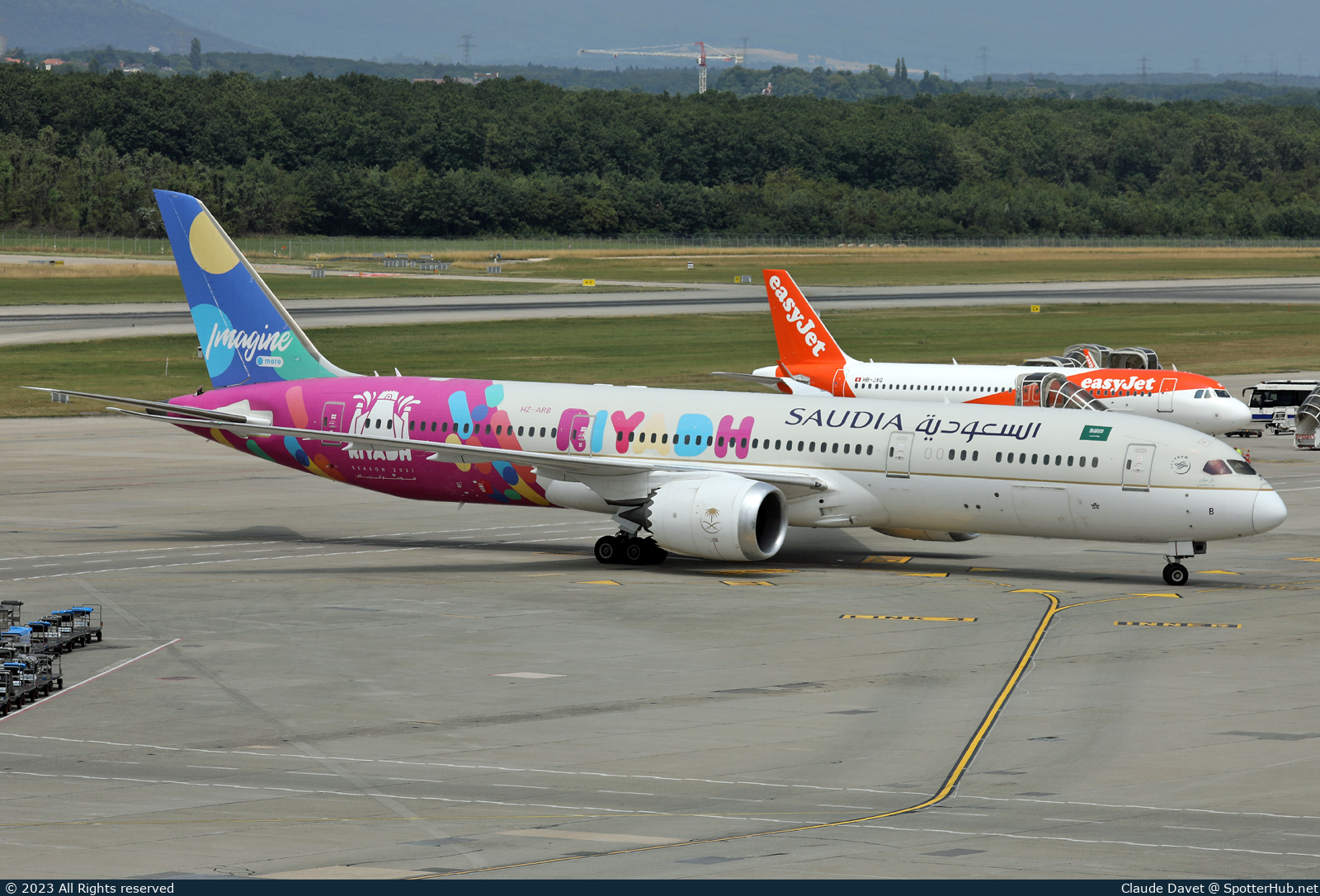 Photo of HZ-ARB - Boeing 787-9 Dreamliner operated by Saudia