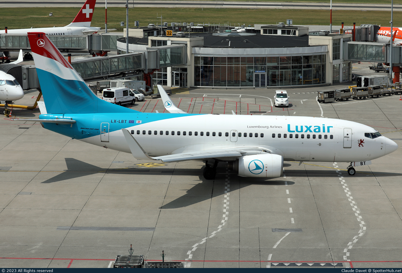 Photo of LX-LBT - Boeing 737-7K2 operated by Luxair
