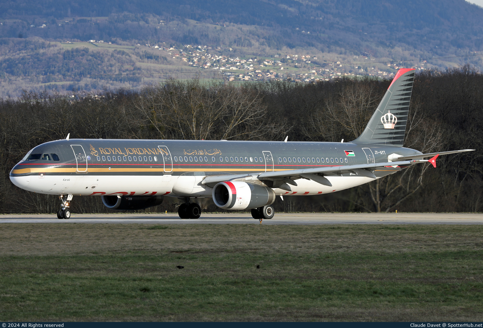 Photo of JY-AYT - Airbus A321-231 operated by Royal Jordanian Airlines