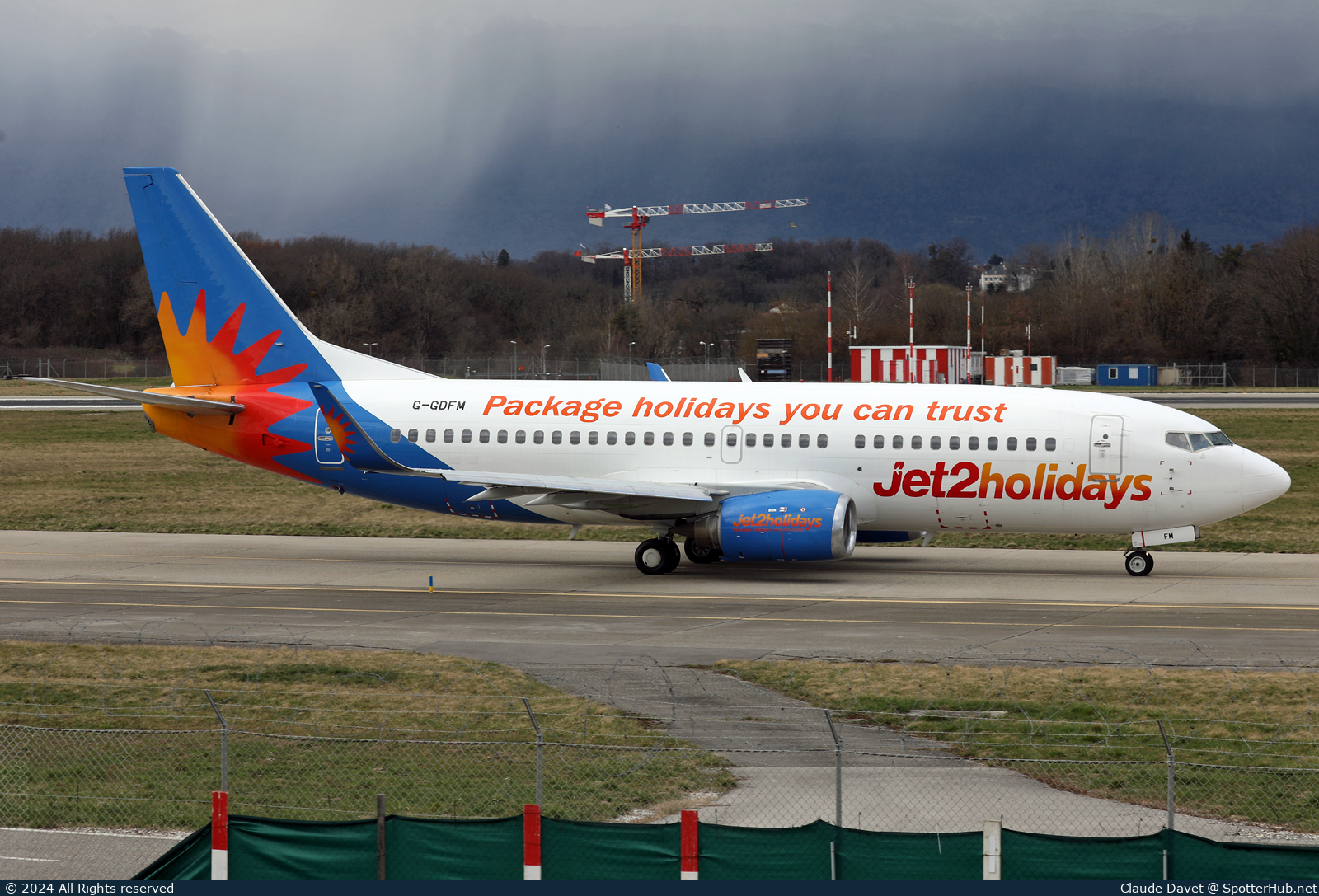 Photo of G-GDFM - Boeing 737-36N operated by Jet2