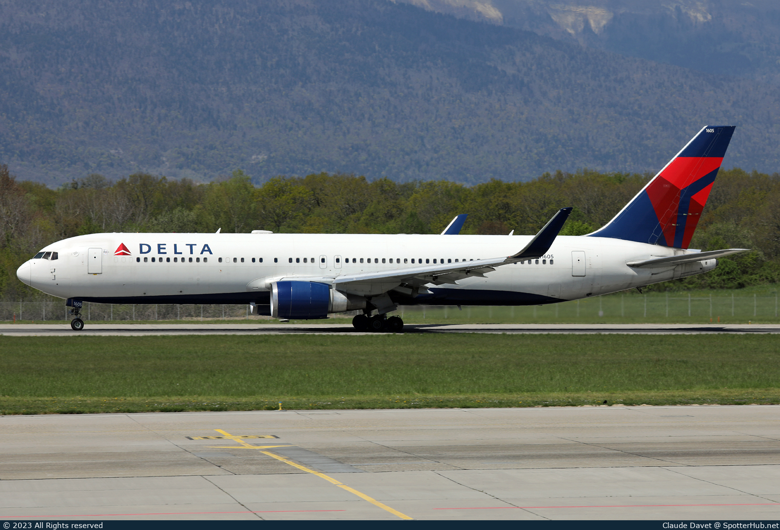 Photo of N1605 - Boeing 767-332(ER) operated by Delta Air Lines