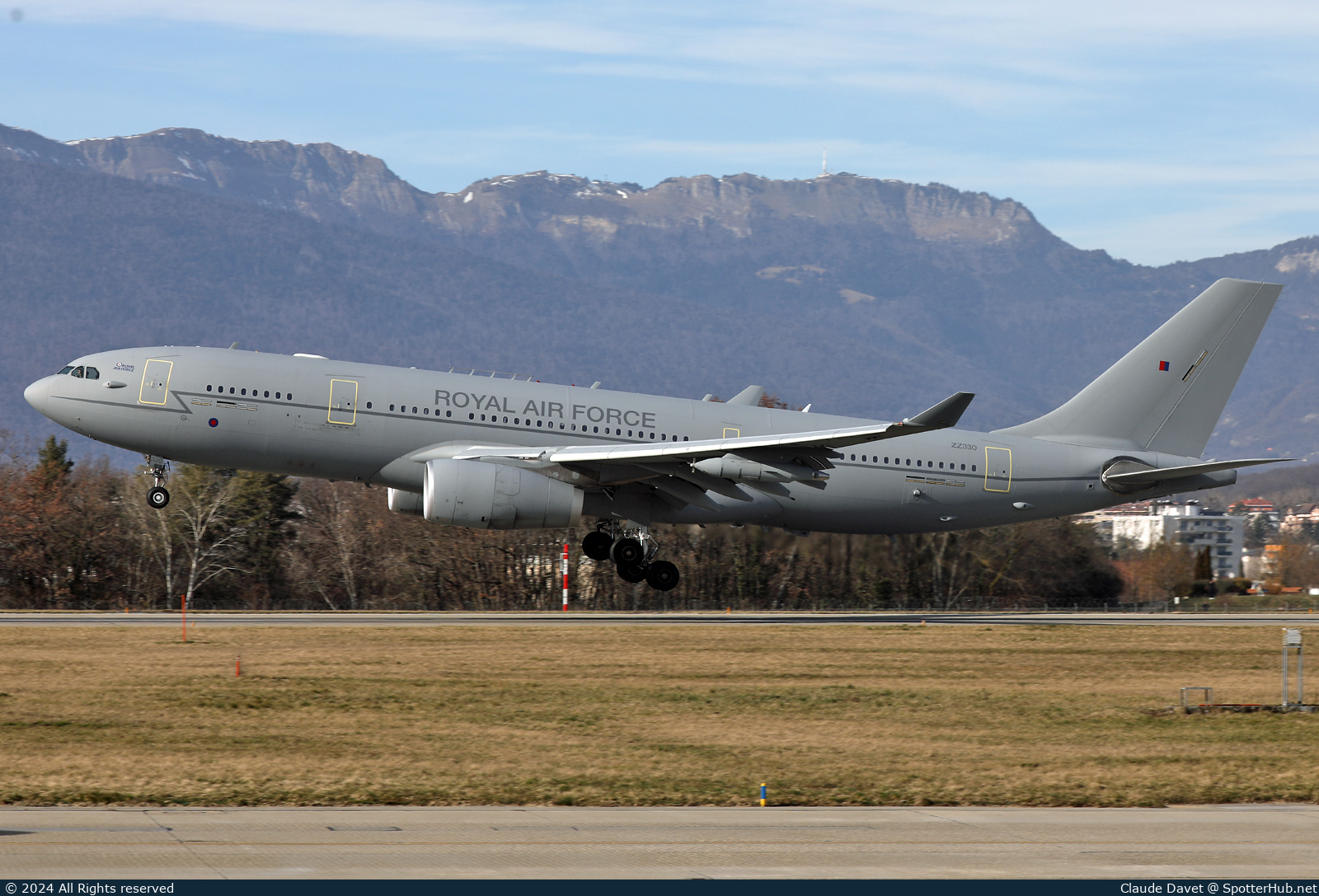Photo of ZZ330 - Airbus A330-243(MRTT) Voyager KC.2 operated by Royal Air Force