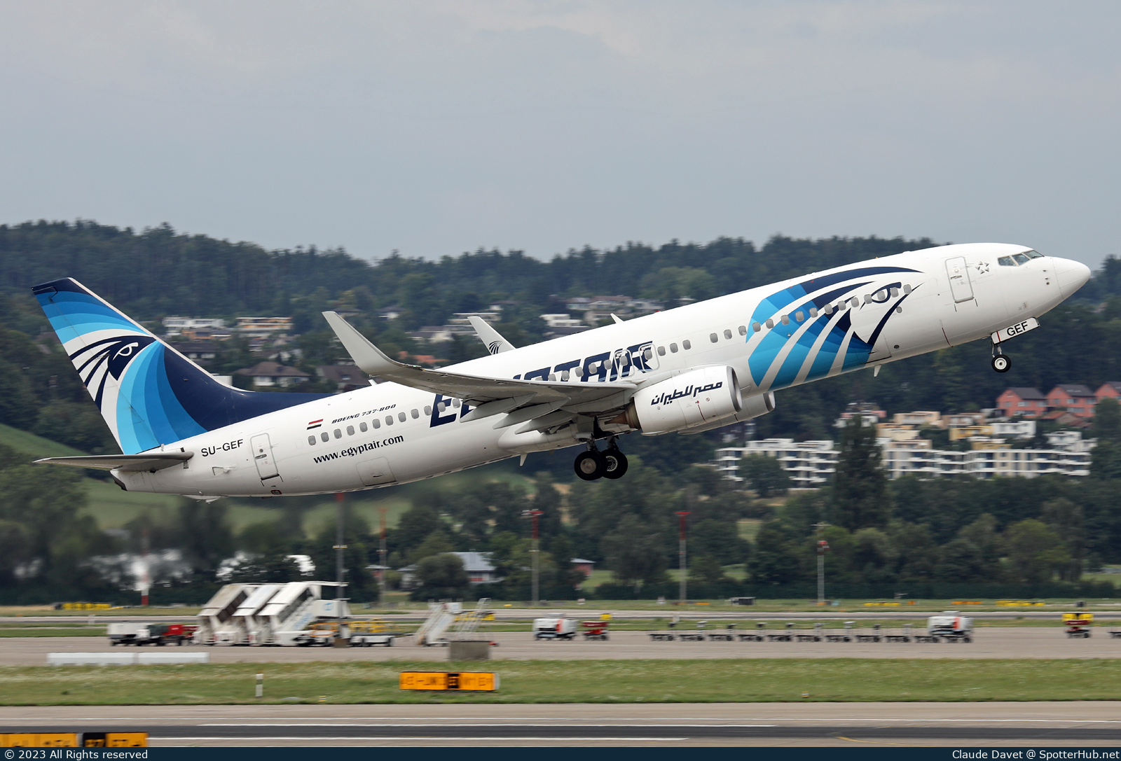 Photo of SU-GEF - Boeing 737-866 operated by Egyptair