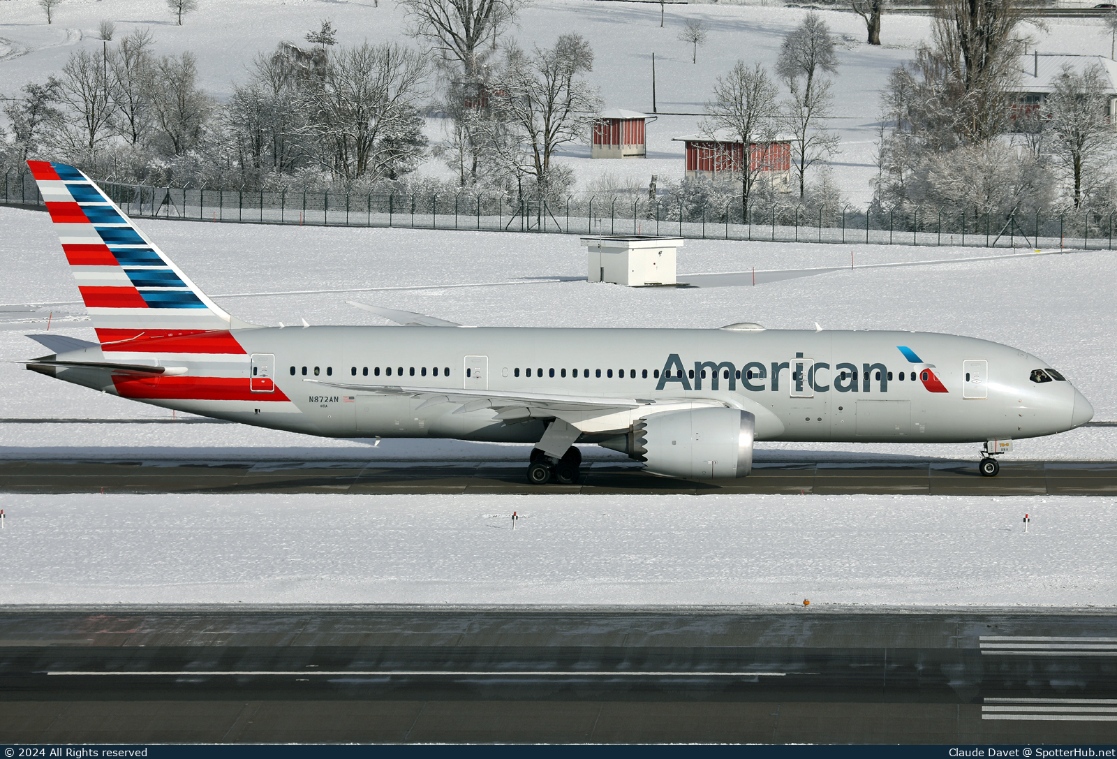 Photo of N872AN - Boeing 787-8 Dreamliner operated by American Airlines
