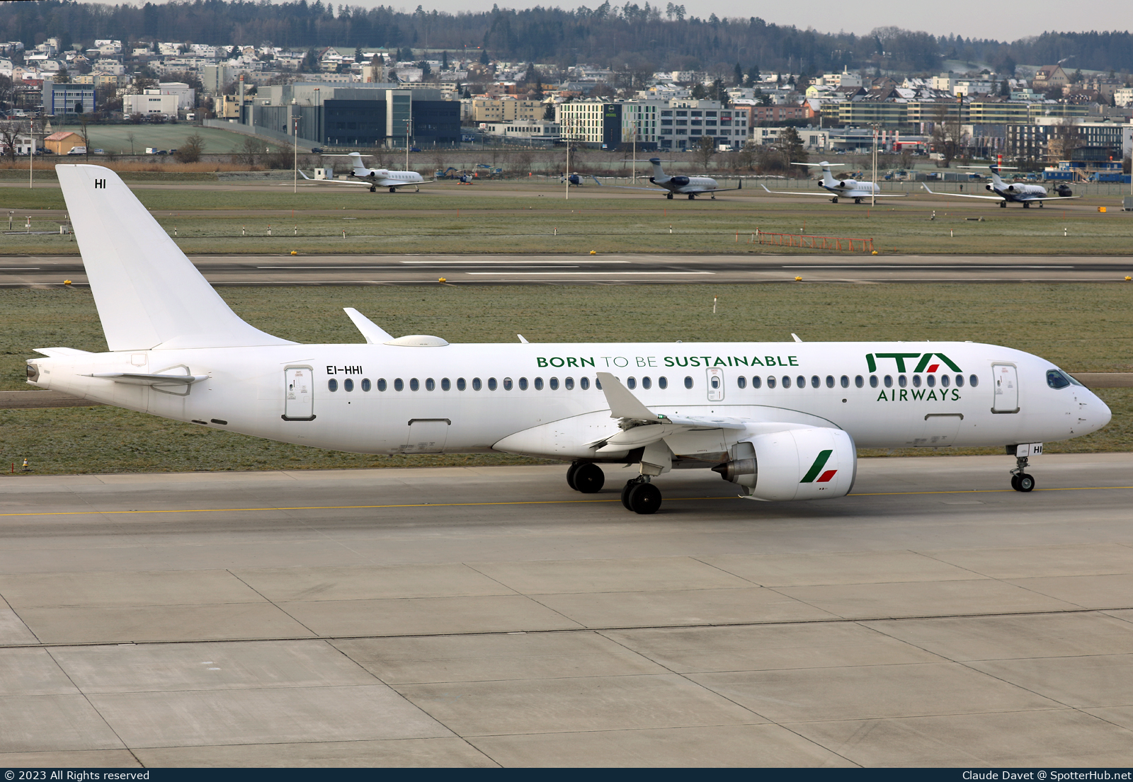 Photo of EI-HHI - Airbus A220-300 operated by ITA Airways