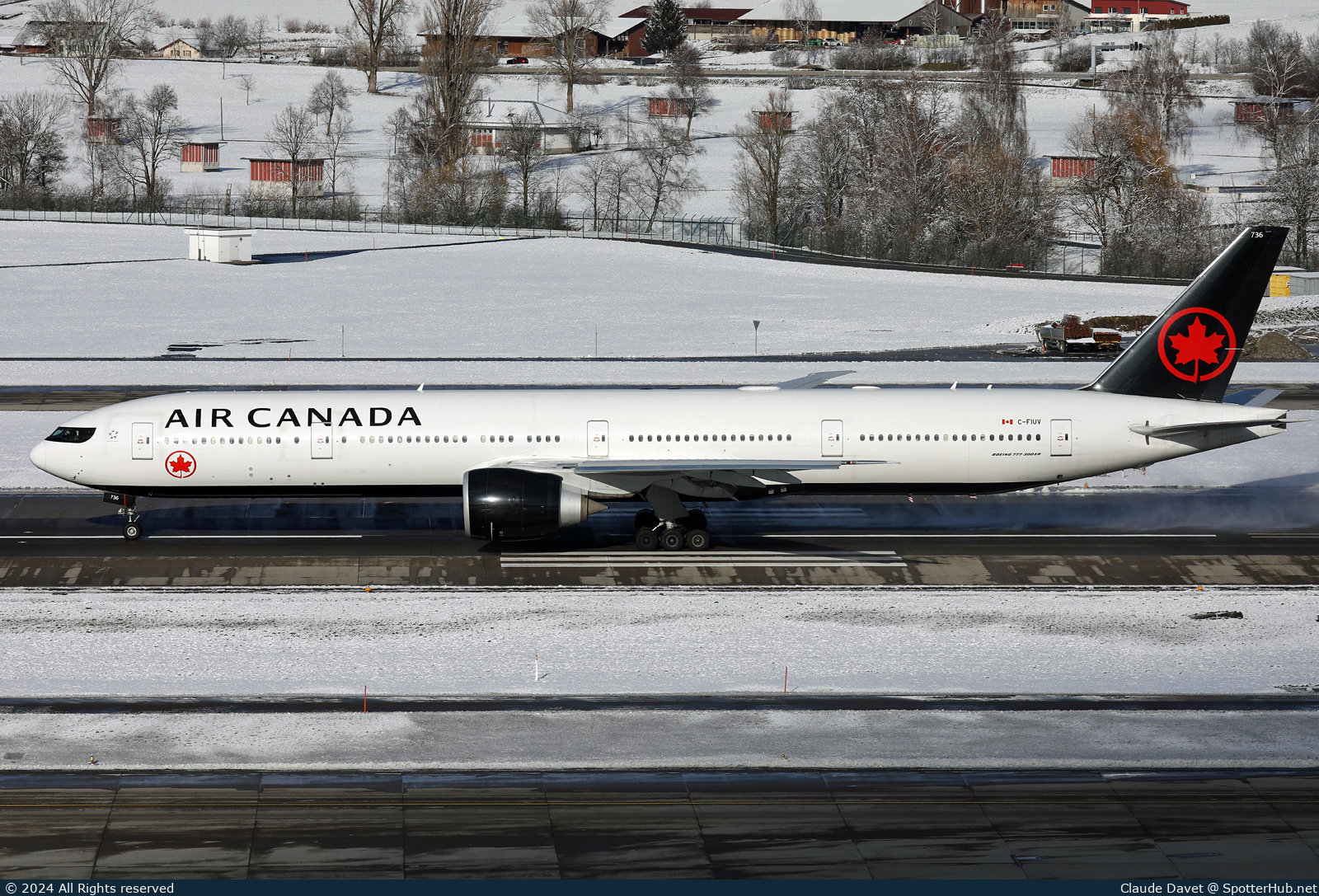 Photo of C-FIUV - Boeing 777-333(ER) operated by Air Canada