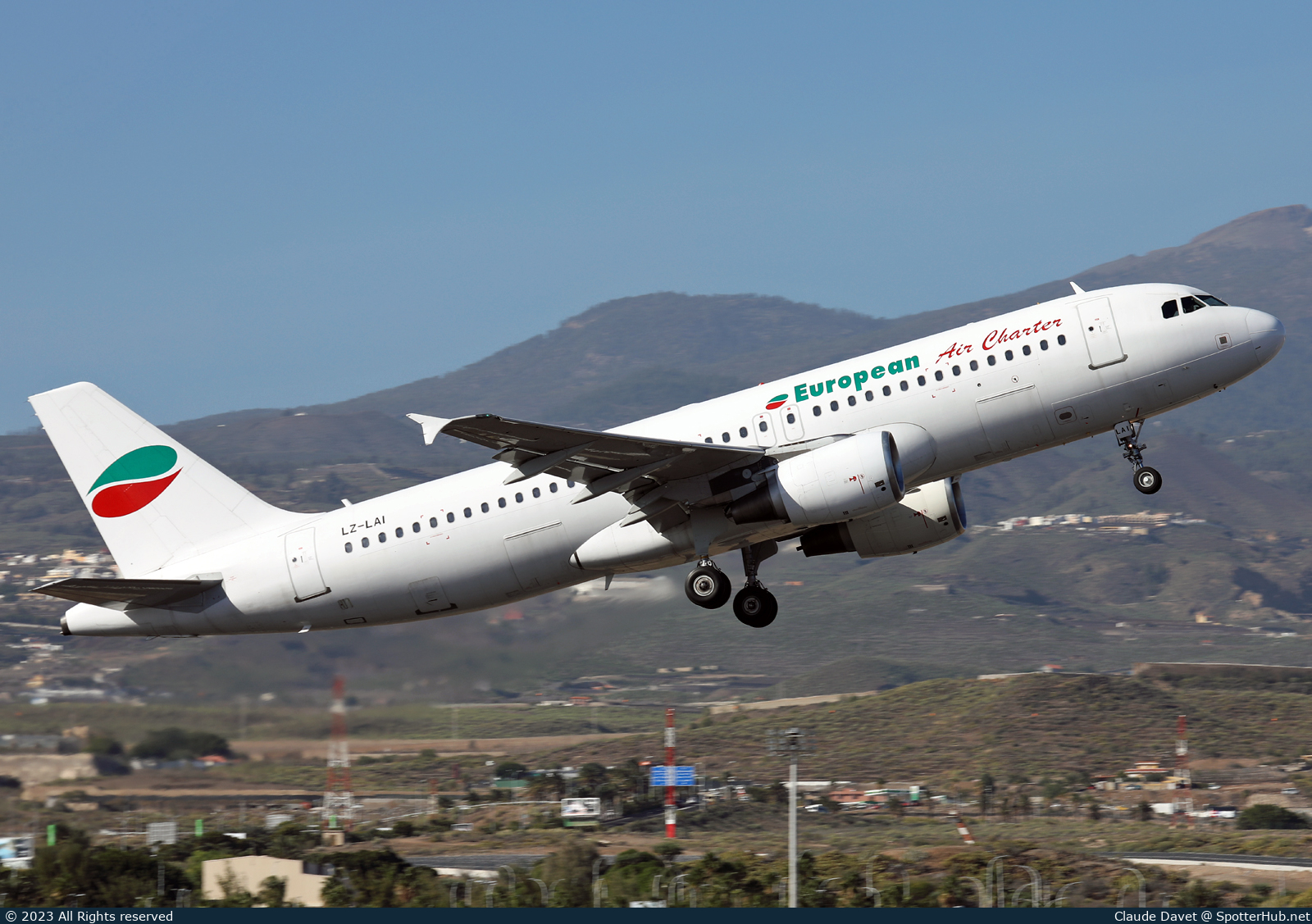 Photo of LZ-LAI - Airbus A320-214 operated by European Air Charter