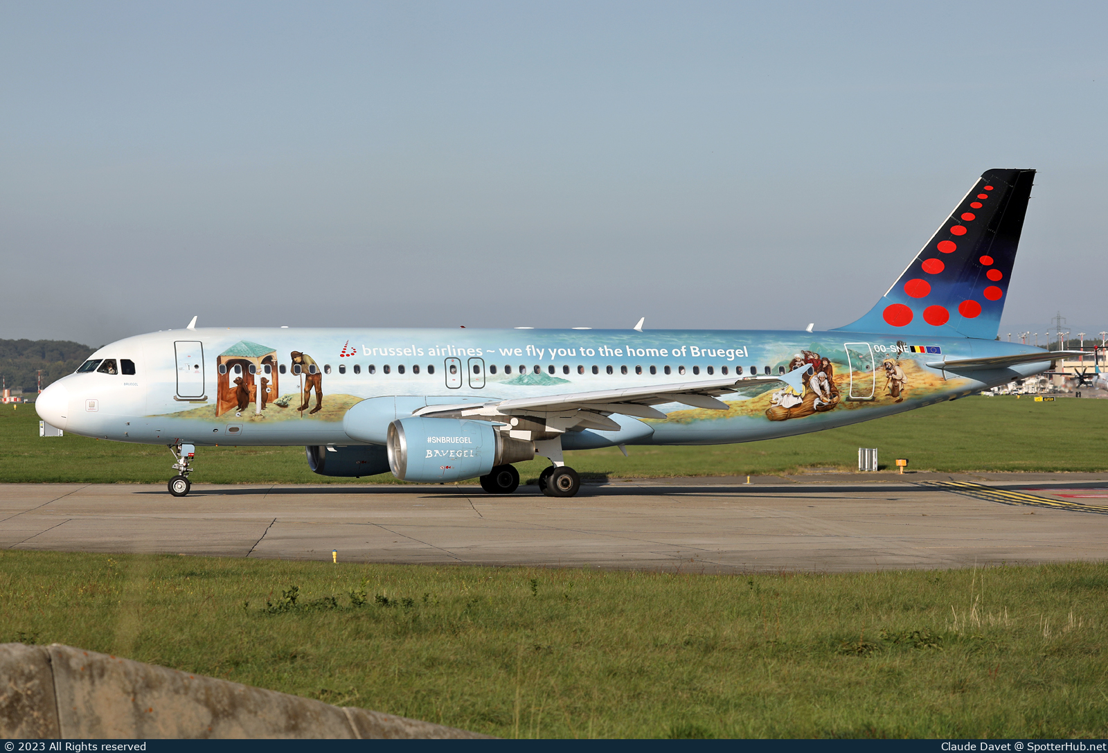 Photo of OO-SNE - Airbus A320-214 operated by Brussels Airlines