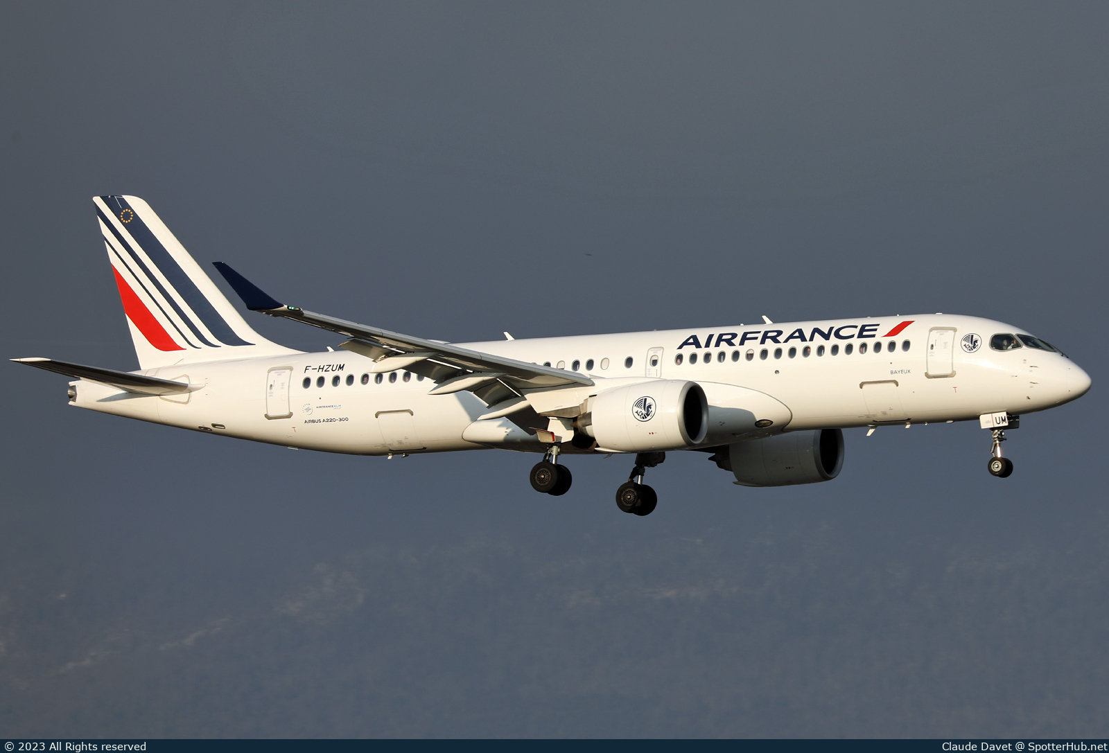 Photo of F-HZUM - Airbus A220-300 operated by Air France