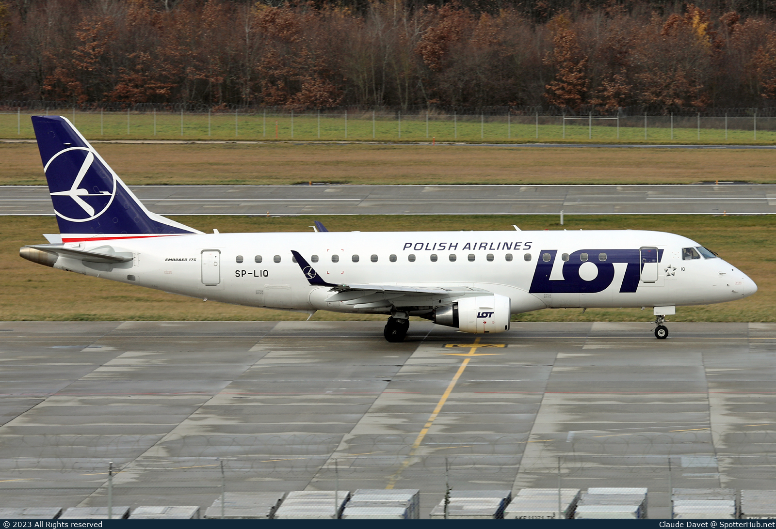 Photo of SP-LIQ - Embraer ERJ-175STD operated by LOT Polish Airlines