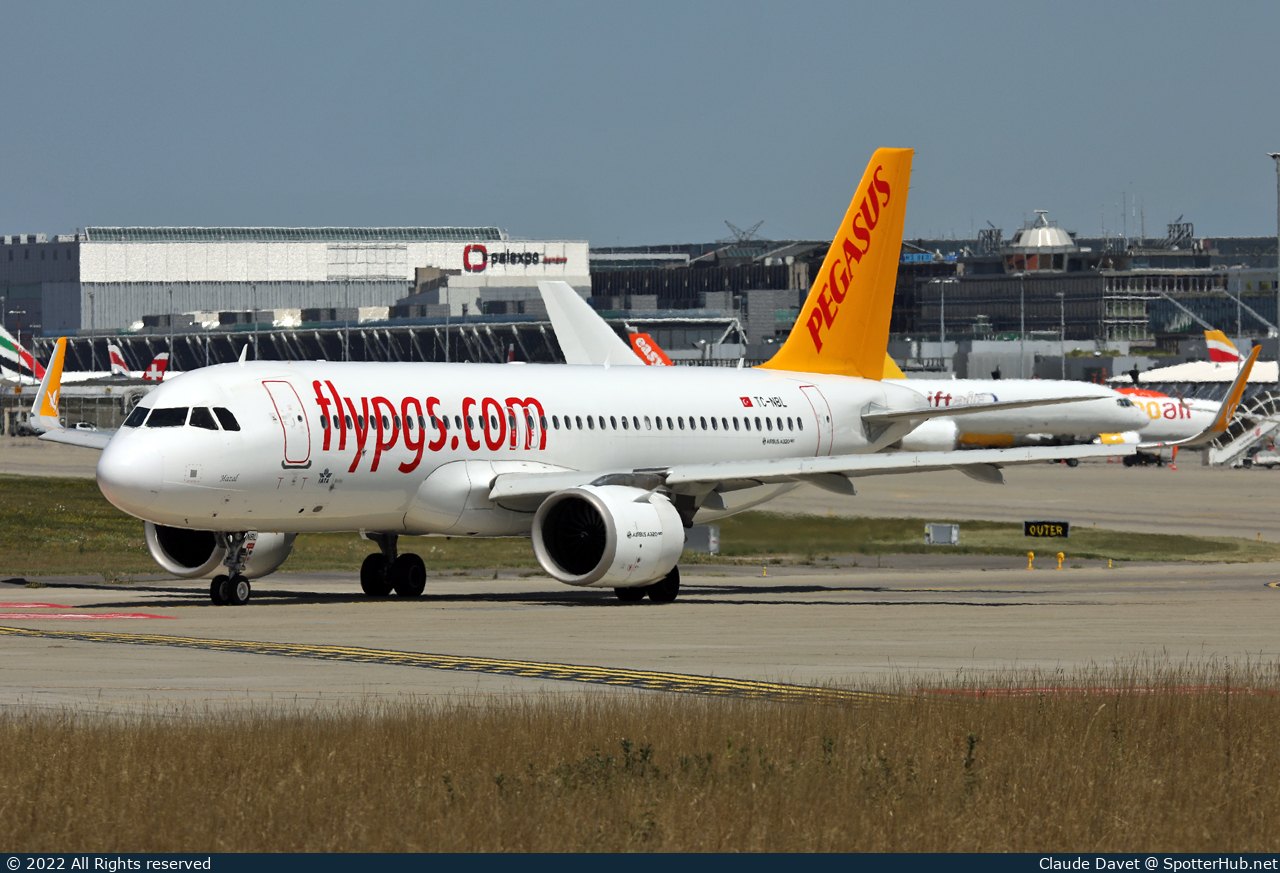 Photo of TC-NBL - Airbus A320-251N operated by Pegasus Airlines