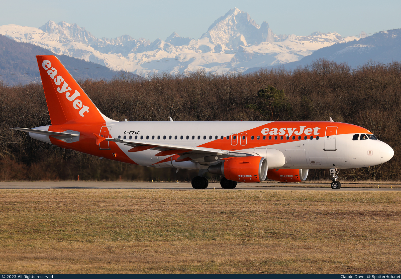 Photo of G-EZAG - Airbus A319-111 operated by easyJet