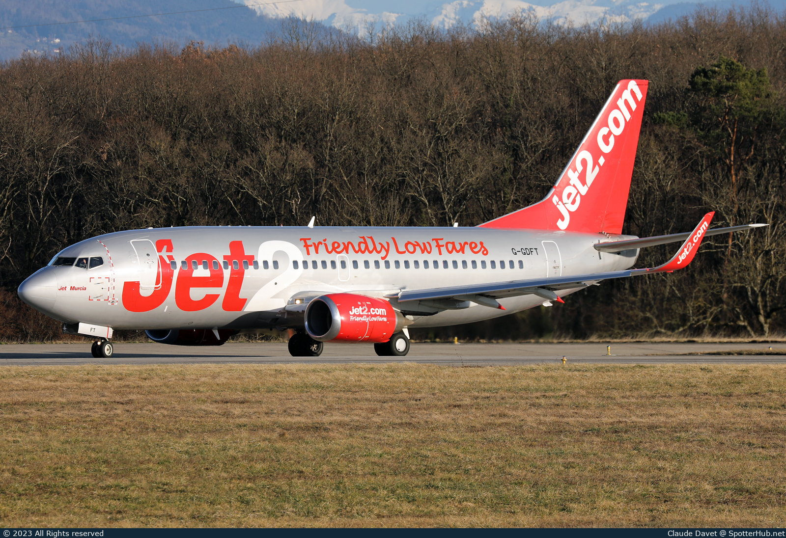 Photo of G-GDFT - Boeing 737-36Q operated by Jet2