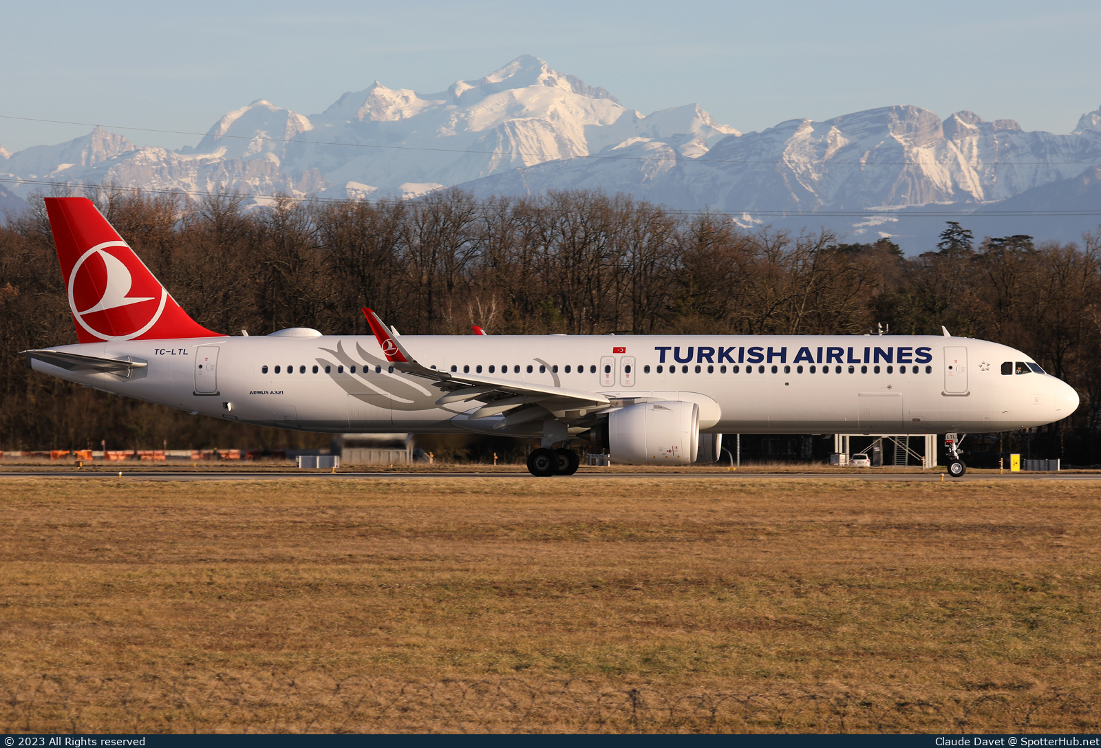 Photo of TC-LTL - Airbus A321-271NX operated by Turkish Airlines