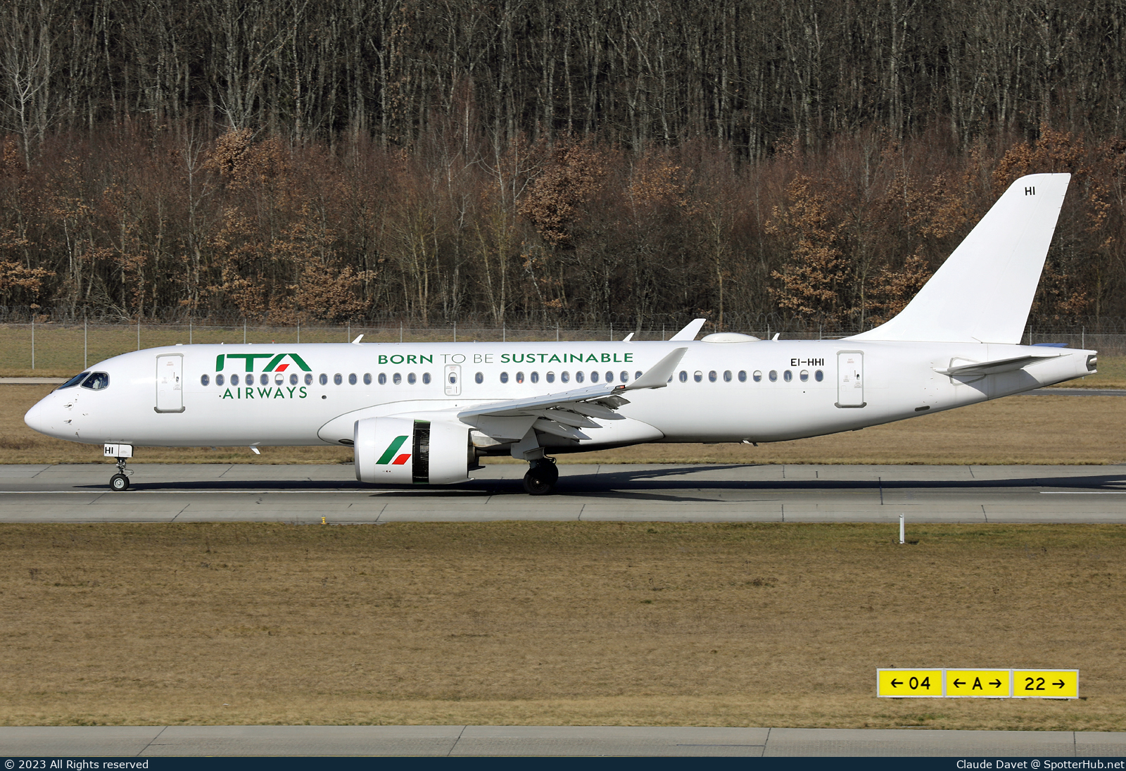 Photo of EI-HHI - Airbus A220-300 operated by ITA Airways