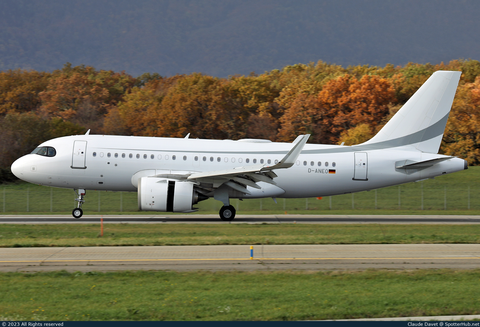 Photo of D-ANEO - Airbus A319-153N(CJ) operated by K5 Aviation
