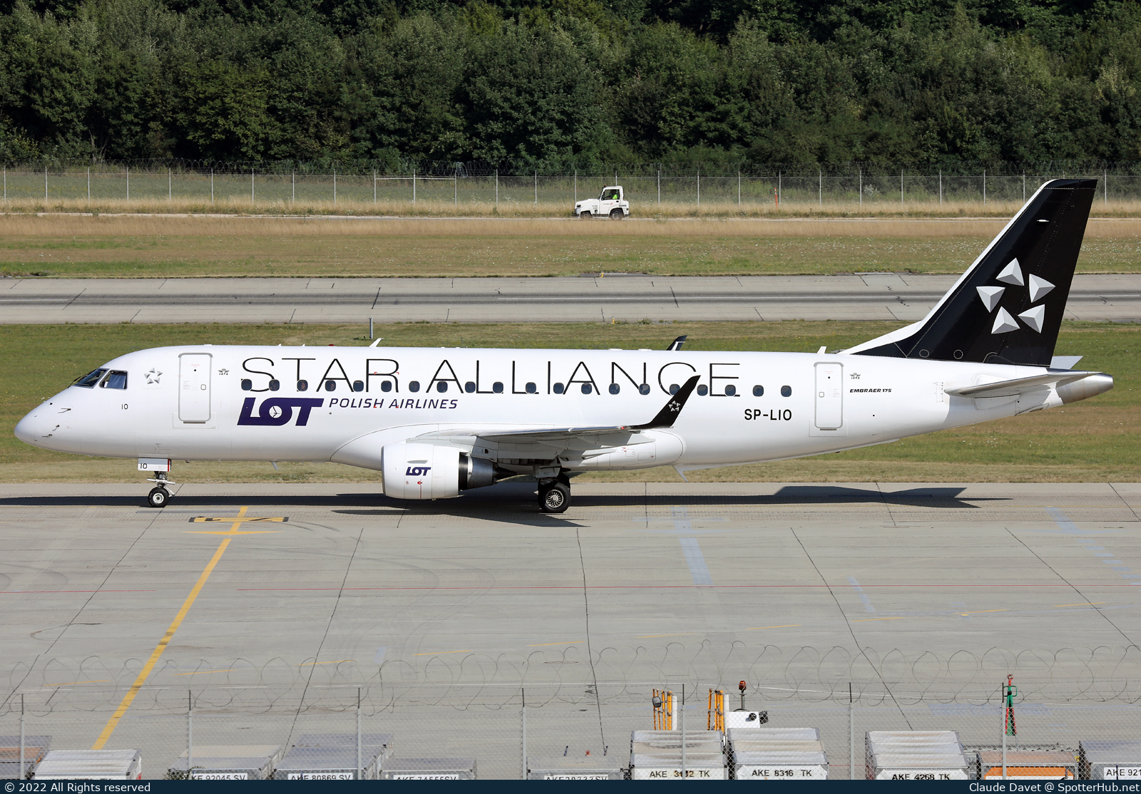 Photo of SP-LIO - Embraer ERJ-175LR operated by LOT Polish Airlines