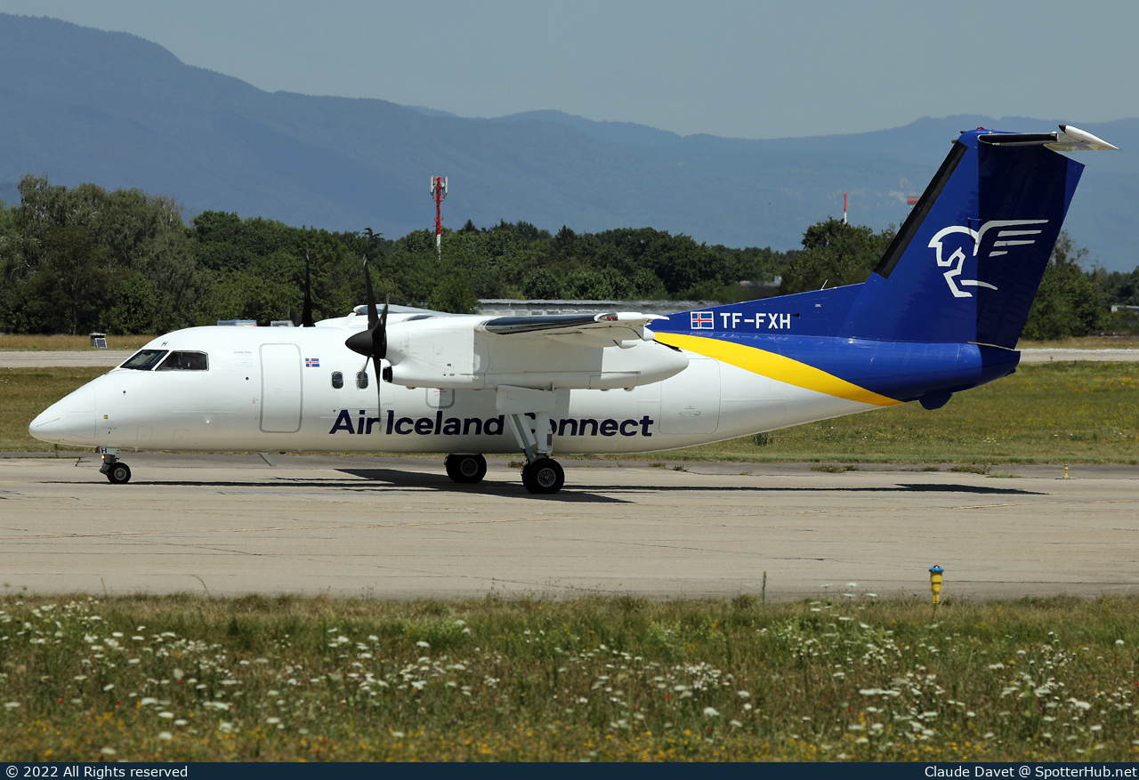 Photo of TF-FXH - Bombardier DHC-8-202 Dash 8 Q200 operated by Icelandair (opb Flugfelag Islands)